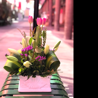 Arreglo La Vie en Rose Tulipanes y Lilis – Trento Floreria Boutique