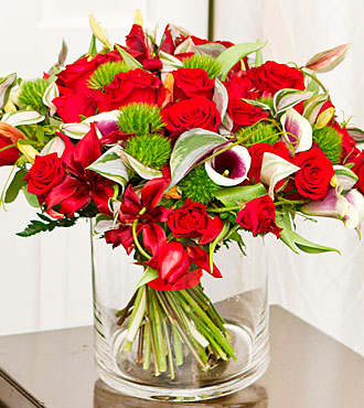 Luxurious Bouquet with Re