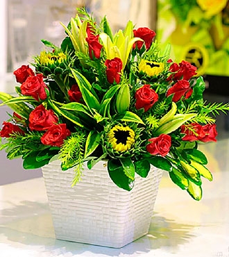 Red & Green Bouquet in Po